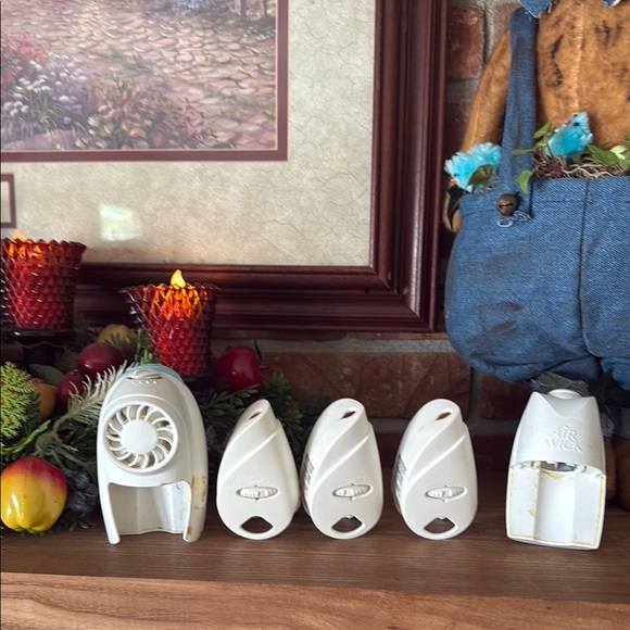 Glade White Air Freshener Set - Picture 1 of 8